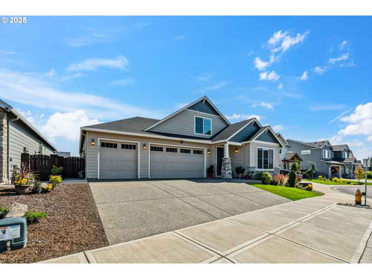 Photo of 4905 S 12th Cir Ridgefield, WA 98642