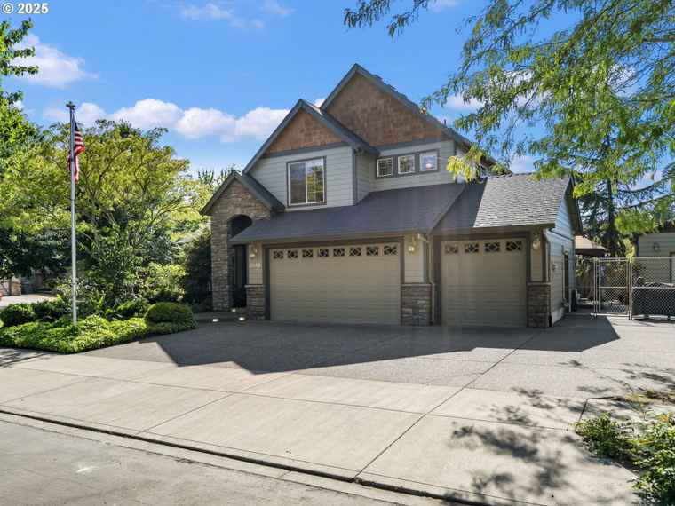 Photo of 3249 NE Emme St McMinnville, OR 97128