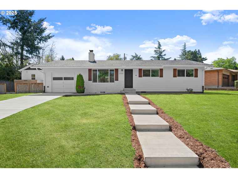 Photo of 12530 SW Brookside Ave Portland, OR 97223