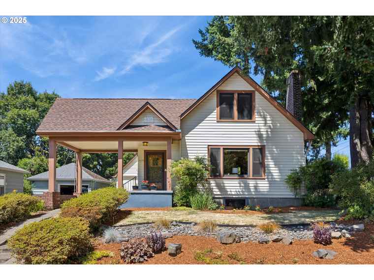 Photo of 4129 SE Ellis St Portland, OR 97202