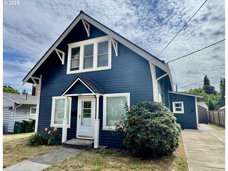 Photo of 200 E 3rd St Newberg, OR 97132