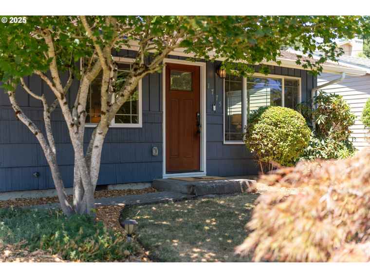 Photo of 1775 Sunset Ave West Linn, OR 97068