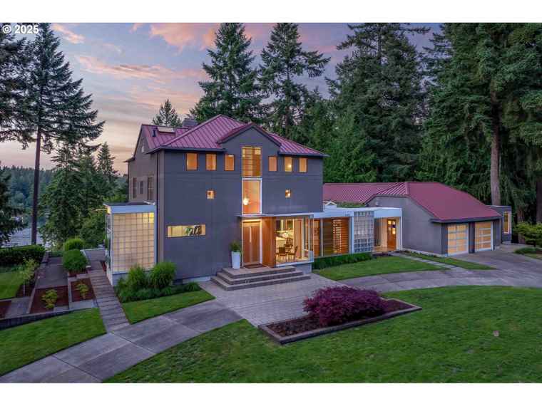 Photo of 693 Terrace Dr Lake Oswego, OR 97034