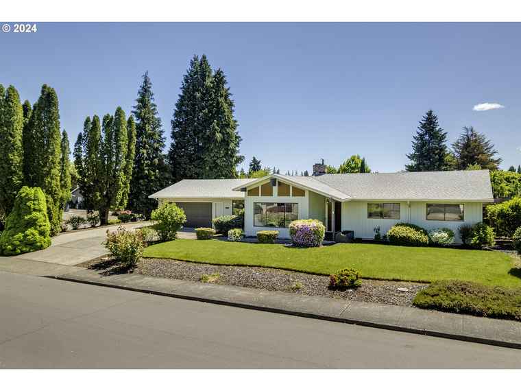 Photo of 2878 SE Willow Dr Hillsboro, OR 97123