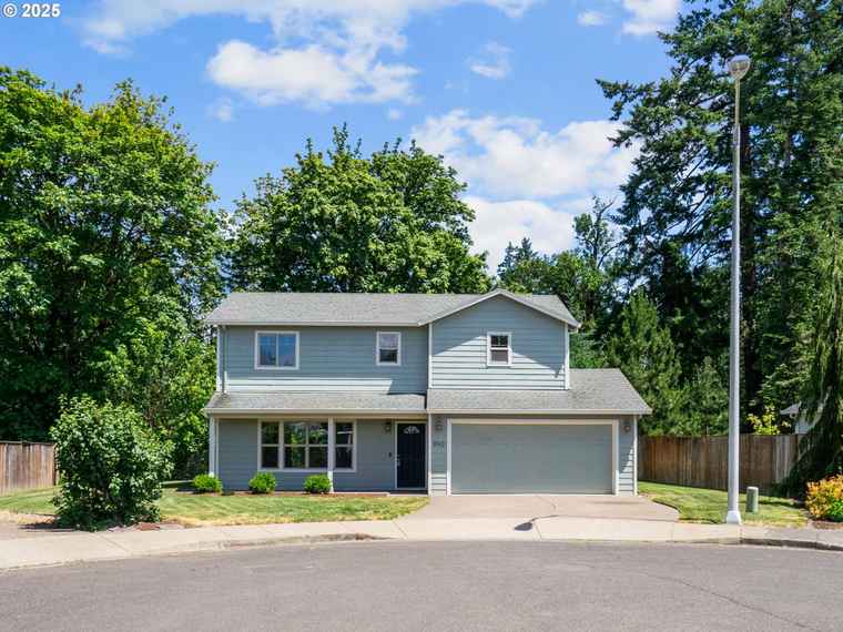Photo of 890 SE Roberts Ct McMinnville, OR 97128