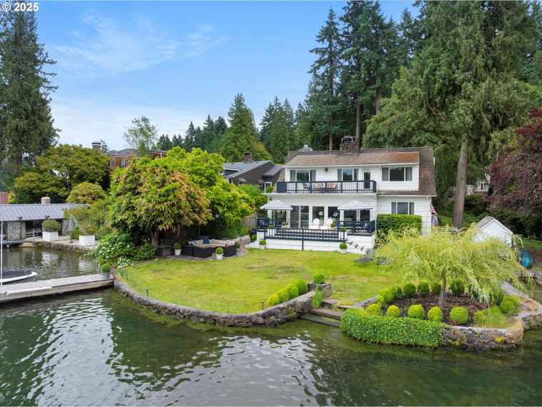 Photo of 1667 Lake Front Rd Lake Oswego, OR 97034