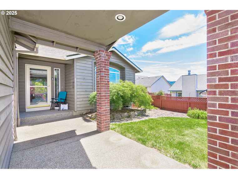 Photo of 2954 SW Hartley Dr Gresham, OR 97080