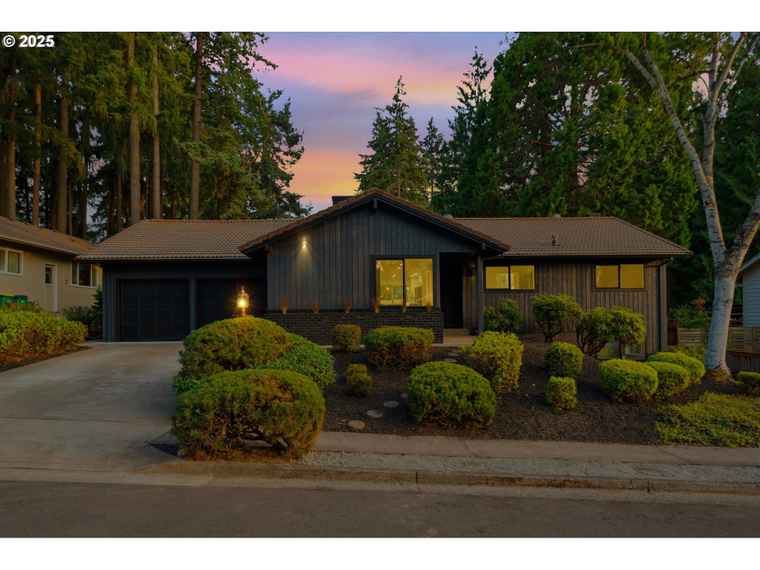 Photo of 13550 SW 31st St Beaverton, OR 97008