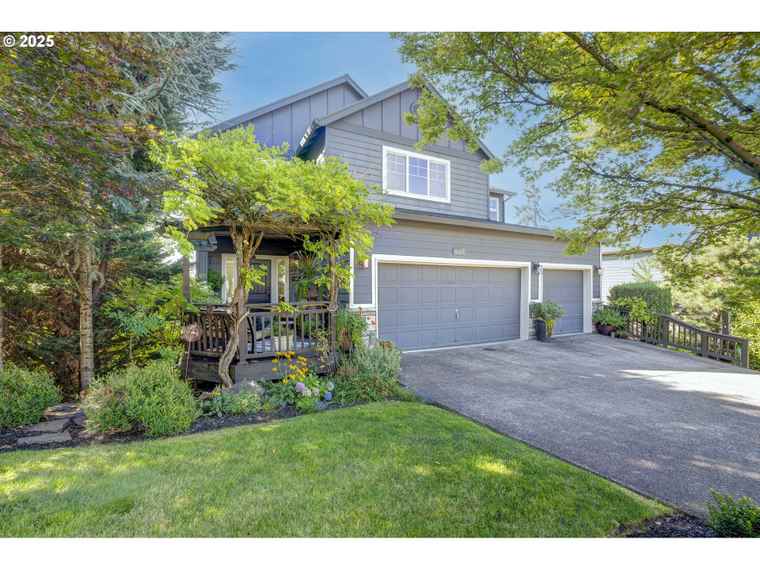 Photo of 9563 SE Nicholas Dr Happy Valley, OR 97086