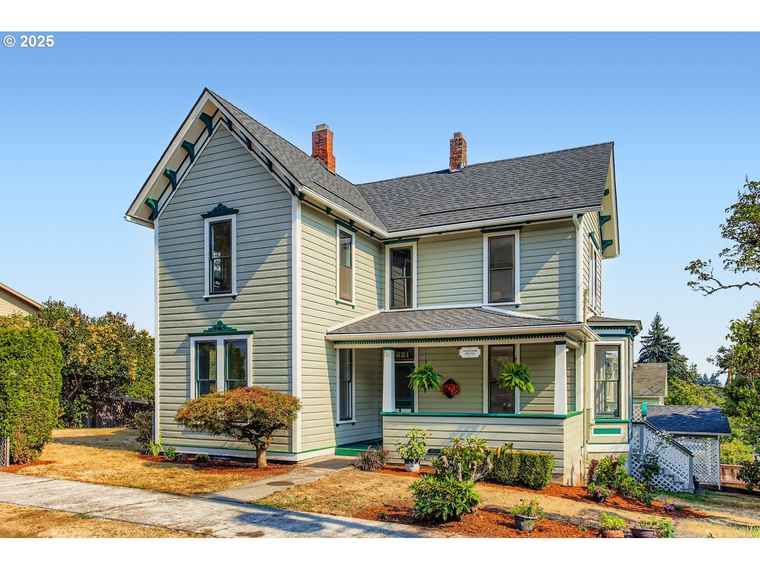 Photo of 621 11th St Oregon City, OR 97045