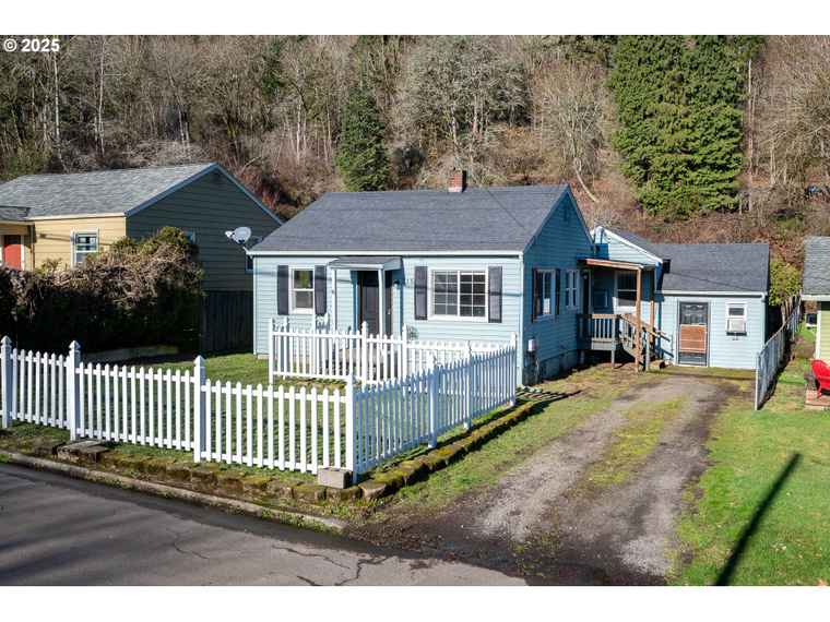 Photo of 715 NW 10th Ave Camas, WA 98607
