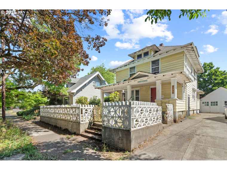 Photo of 2136 N Webster St Portland, OR 97217