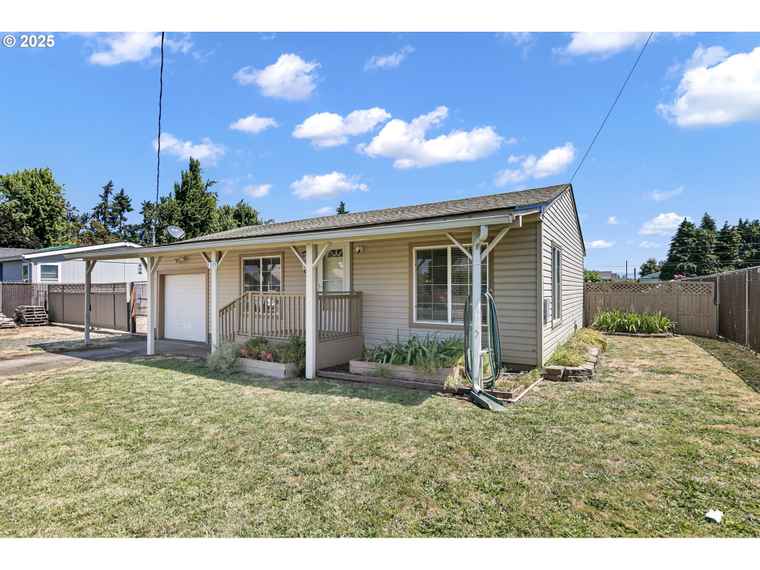 Photo of 1335 33rd St Springfield, OR 97478