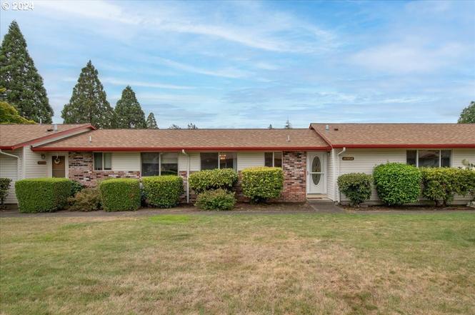 Benesse - k.n 14954 SE Caruthers Ct, Portland, OR 97233 | MLS# 24111447