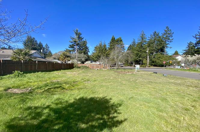 10th St, Florence, OR 97439 | MLS# 19284563 | Redfin