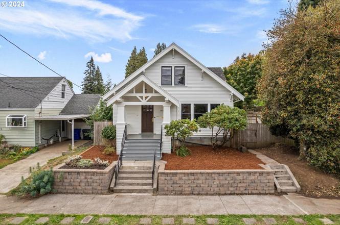 そーるページ 3622 N Farragut St, Portland, OR 97217 | Redfin