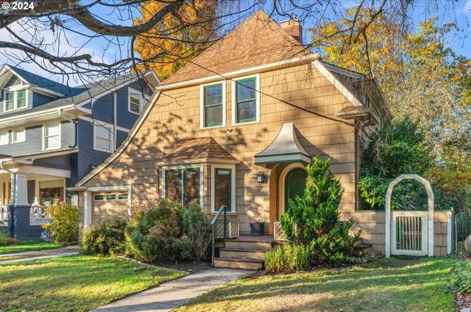 runa✕2 3453 NE Hassalo St, Portland, OR 97232 | Redfin