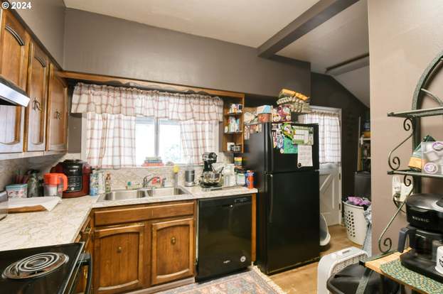 607 SW Court Ave Pendleton OR 97801 MLS# 24580271 Redfin 607 SW Court Ave Pendleton OR 97801 MLS# 24580271 Redfin