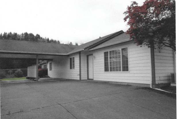2543 E Main St Cottage Grove Or 97424 Mls 18548301 Redfin