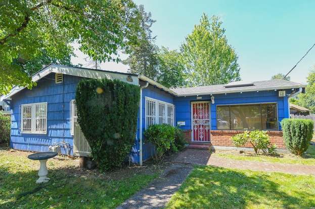 The Colorful Side Of Portland Oregon These Cute Little Houses Live In Glisan St In Nw Outside House Colors Cute Little Houses Happy House