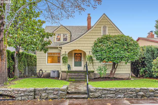 1929 SE 20th Ave, Portland, OR 97214 | MLS# 24542349 | Redfin