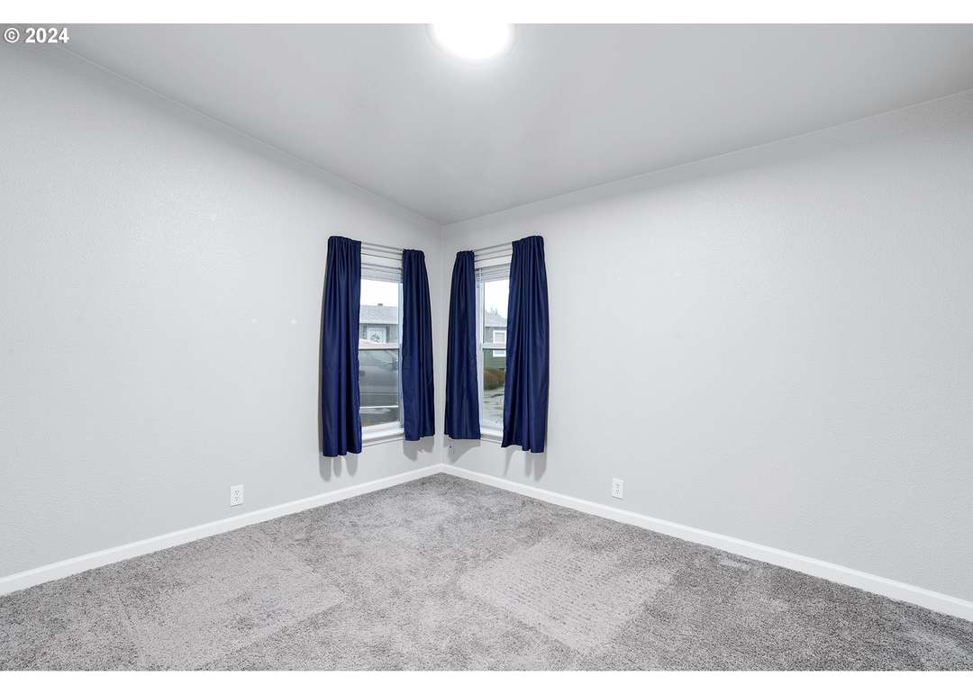 11105 Main St #37, Donald, OR 97020