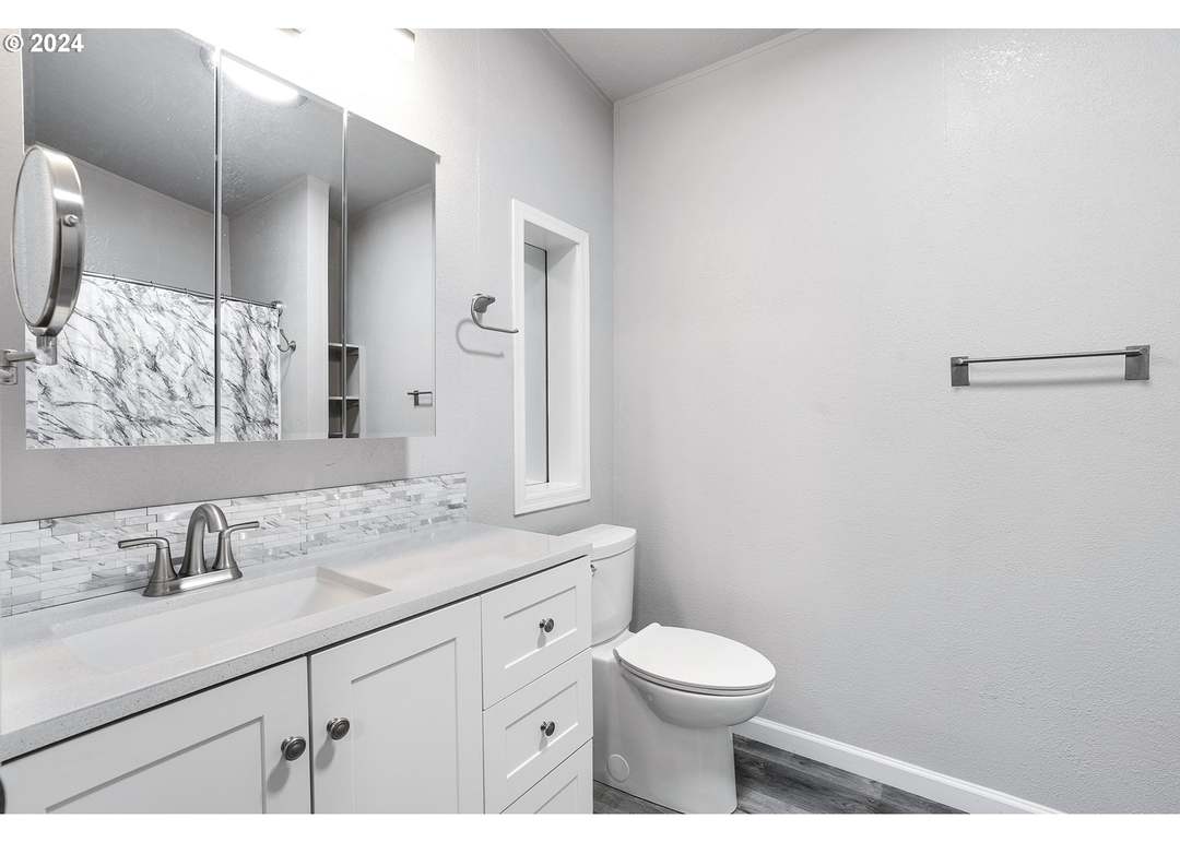 11105 Main St #37, Donald, OR 97020