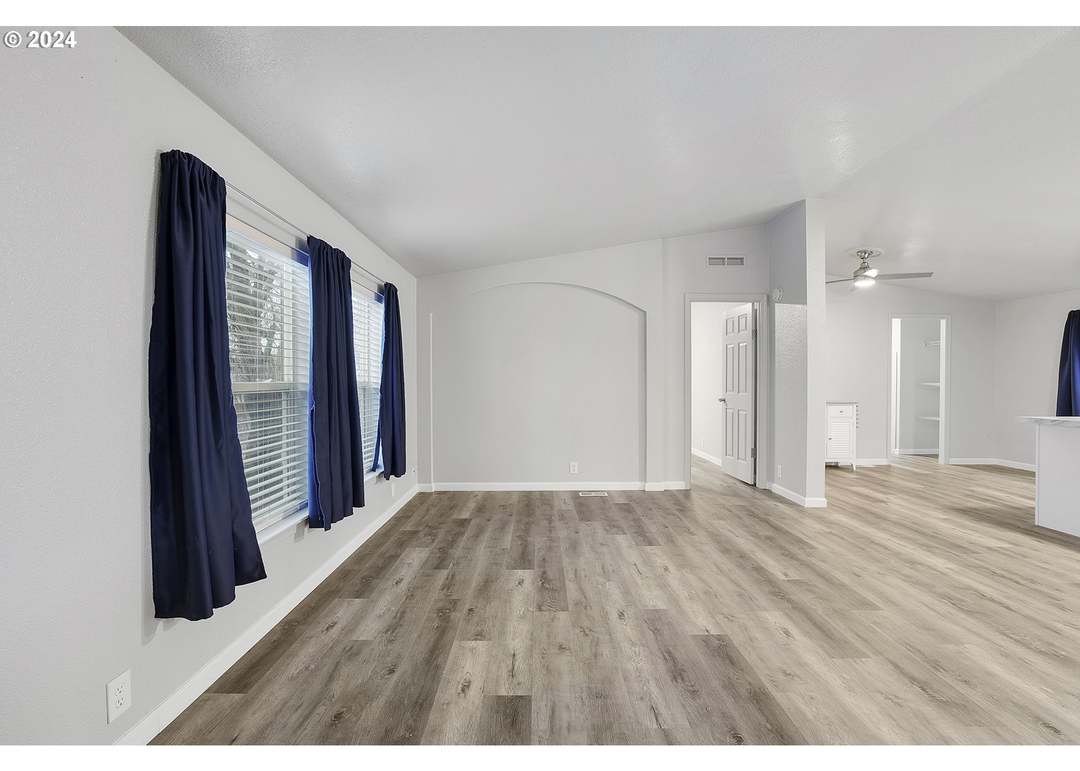 11105 Main St #37, Donald, OR 97020