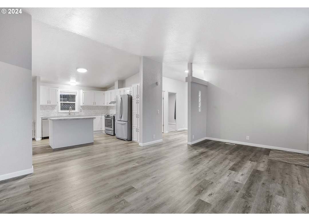 11105 Main St #37, Donald, OR 97020