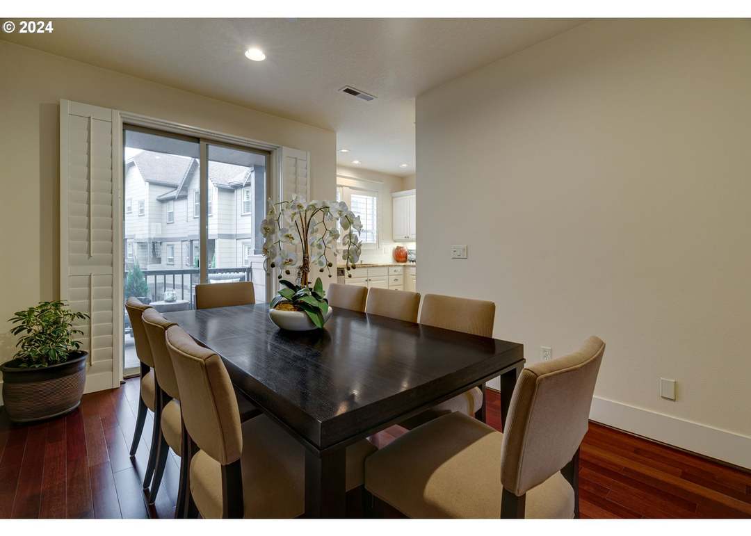 10370 SW Taylor St, Portland, OR 97225