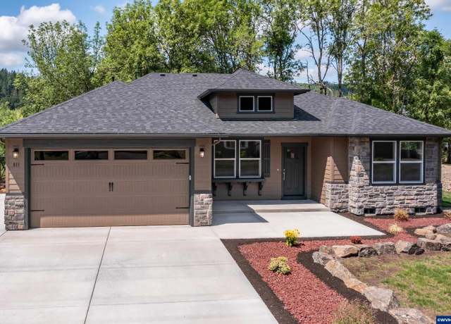 Property at 811 Calapooia Ave, Brownsville, OR 97327, 4 beds, 2 baths
