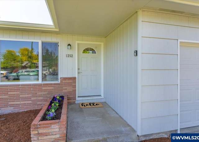 Property at 1252 Leo St NE, Keizer, OR 97303, 3 beds, 1.5 baths