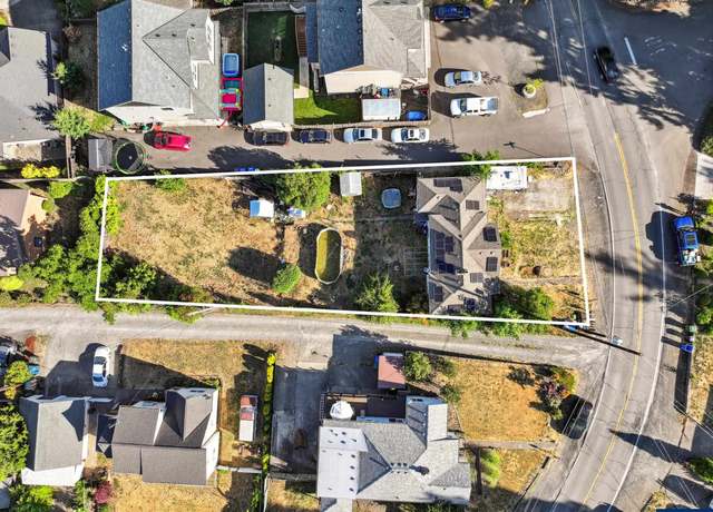 Property at 1082 Cascade Dr NW, Salem, OR 97304, 3 beds, 1.5 baths