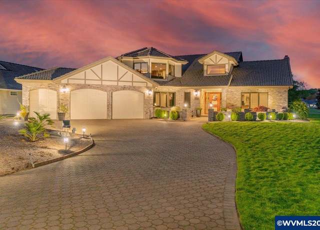 Property at 320 Snead Dr N, Keizer, OR 97303, 3 beds, 2.5 baths