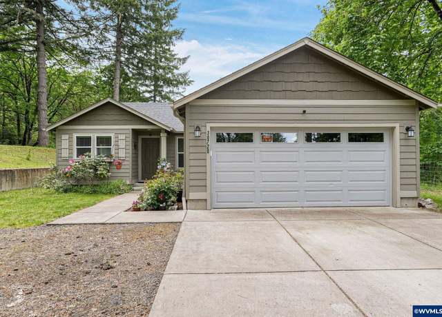 Property at 30720 S 5th St, Lebanon, OR 97355, 3 beds, 2 baths