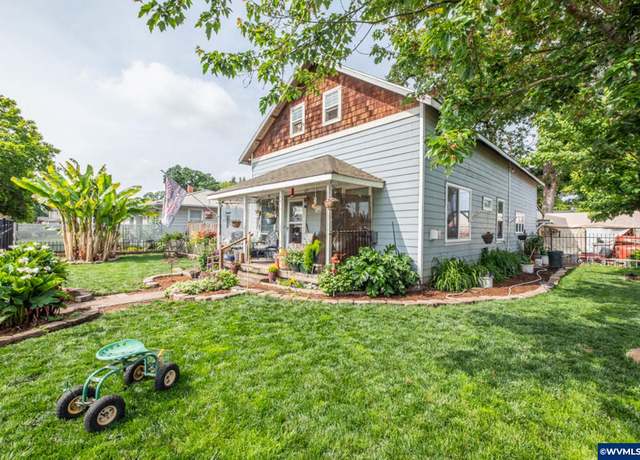 Property at 1377 Juniper St, Junction City, OR 97448, 4 beds, 2.5 baths