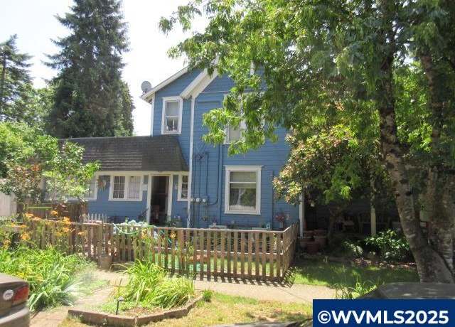 Property at 308 19th St SE, Salem, OR 97301, 5 beds, 3 baths