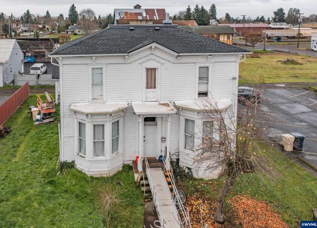 Property at 760 S 2nd St, Lebanon, OR 97355, 8 beds, 5.5 baths
