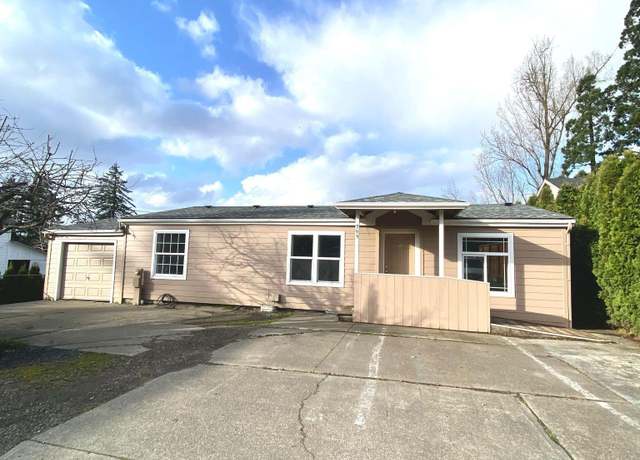 Property at 799 Hardcastle Ave, Woodburn, OR 97071, 3 beds, 2 baths