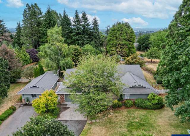 Property at 1434 37th Ave, Salem, OR 97304, 3 beds, 3 baths