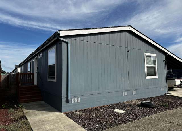 Property at 200 Market St #212, Lebanon, OR 97355, 3 beds, 2 baths