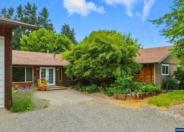 Property at 1039 70th Ave, Salem, OR 97317, 5 beds, 3.5 baths