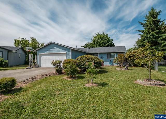 Property at 2655 9th St, Lebanon, OR 97355, 3 beds, 2 baths