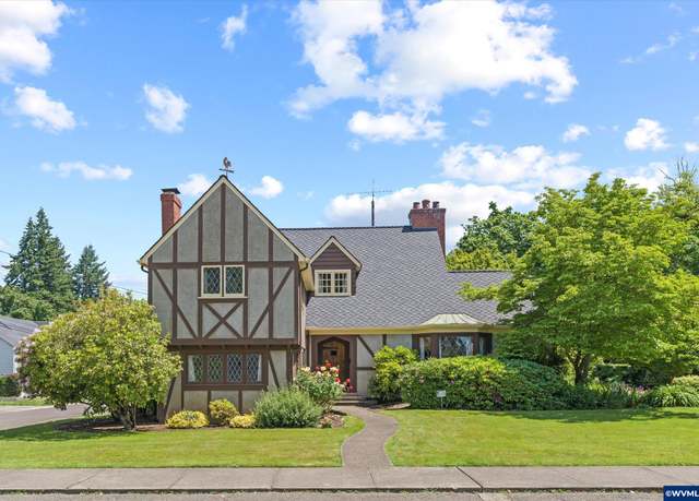 Property at 695 Hiatt St, Lebanon, OR 97355, 3 beds, 2.5 baths