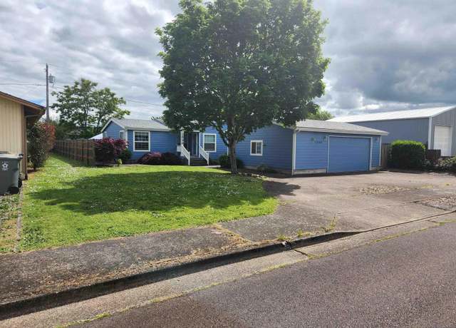 Property at 1050 W Maple St, Lebanon, OR 97355, 3 beds, 2 baths
