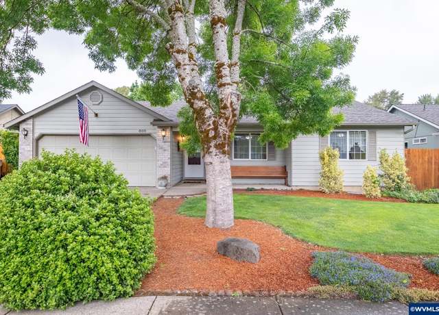 Property at 800 SE Juniper Ave, Dallas, OR 97338, 3 beds, 2 baths
