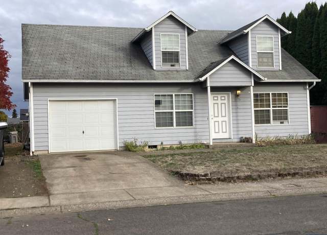 Property at 2759 S 12th St, Lebanon, OR 97355, 3 beds, 2 baths