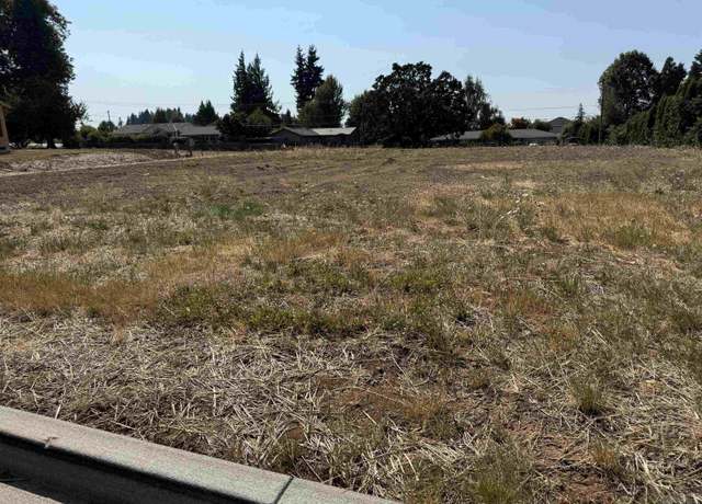 Property at 319 NE Clay St, Sublimity, OR 97385, 4 beds, 3 baths