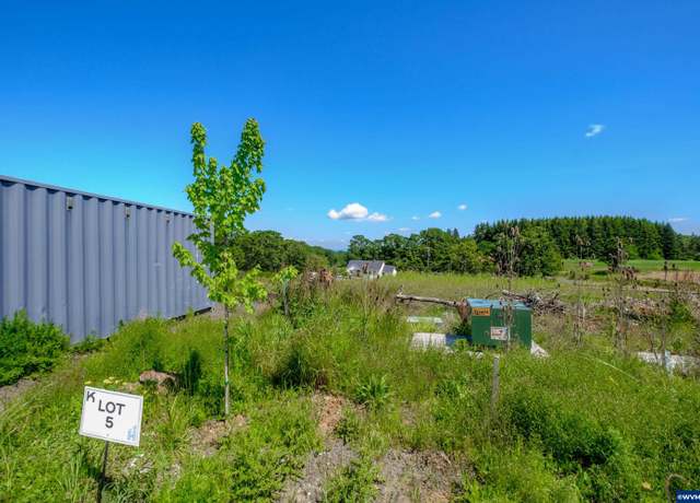 Property at 608 NE Kerns Dr, Dallas, OR 97338