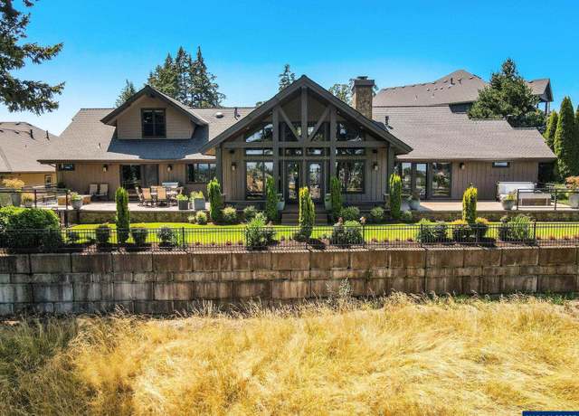 Property at 409 Augusta St SE, Salem, OR 97306, 4 beds, 3.5 baths